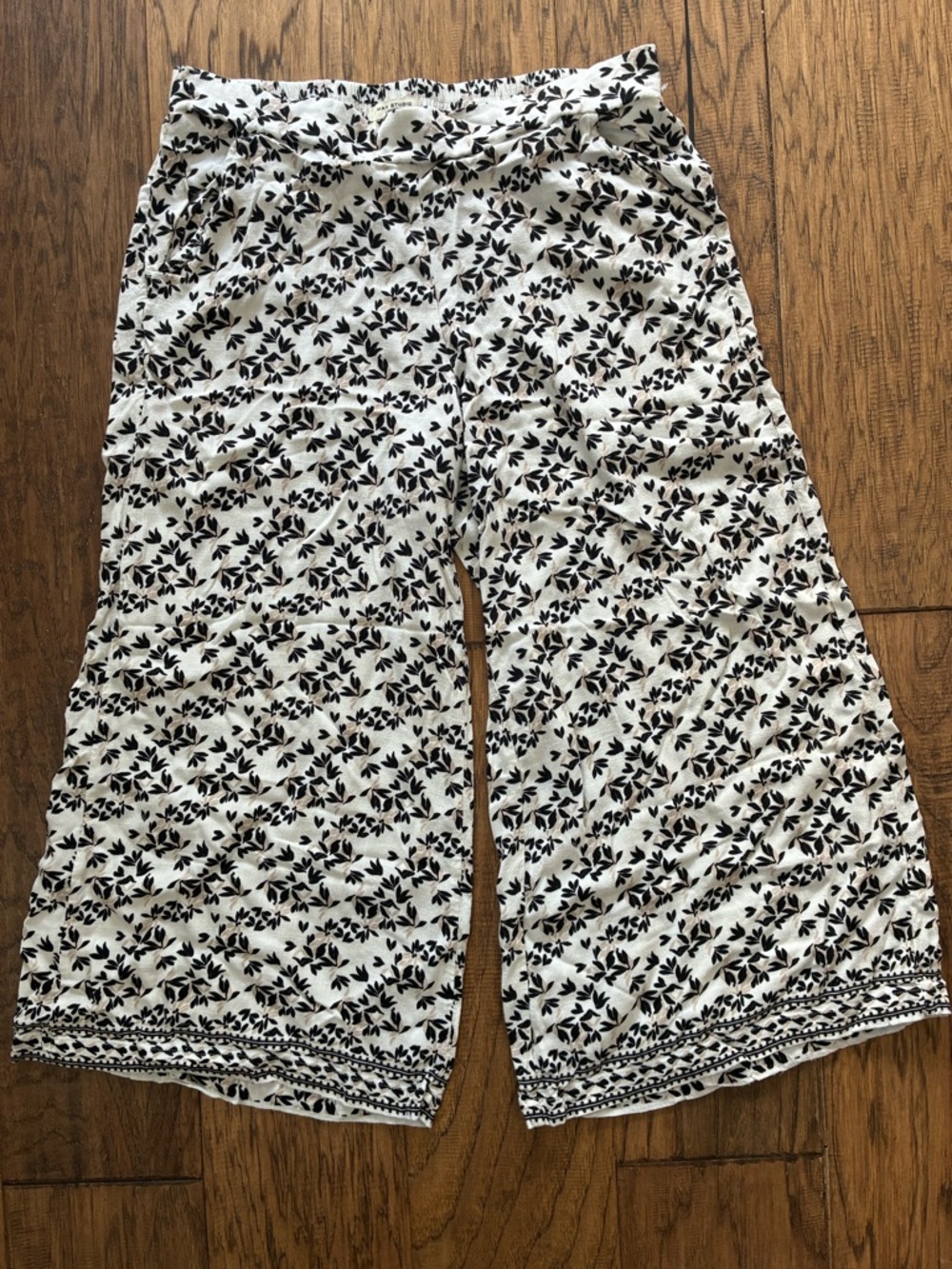 Max Studio White Floral Print Crop Wide-Leg Pants